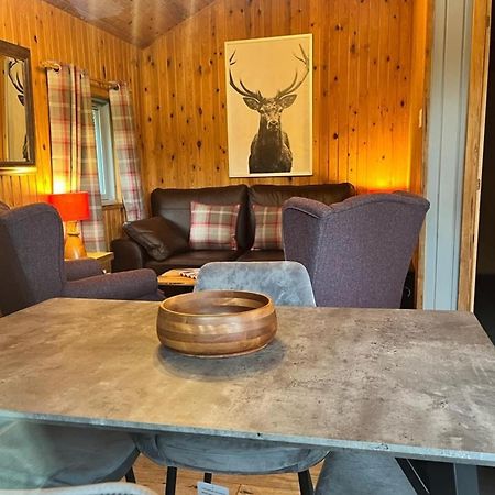 Milton Bay Luxury Lodge Wrapped In Exceptional Scenery Morenish Extérieur photo